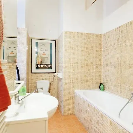 Appartement Center Of The City, - It's Only Yours, With Two Bedrooms, 1 Price For 3